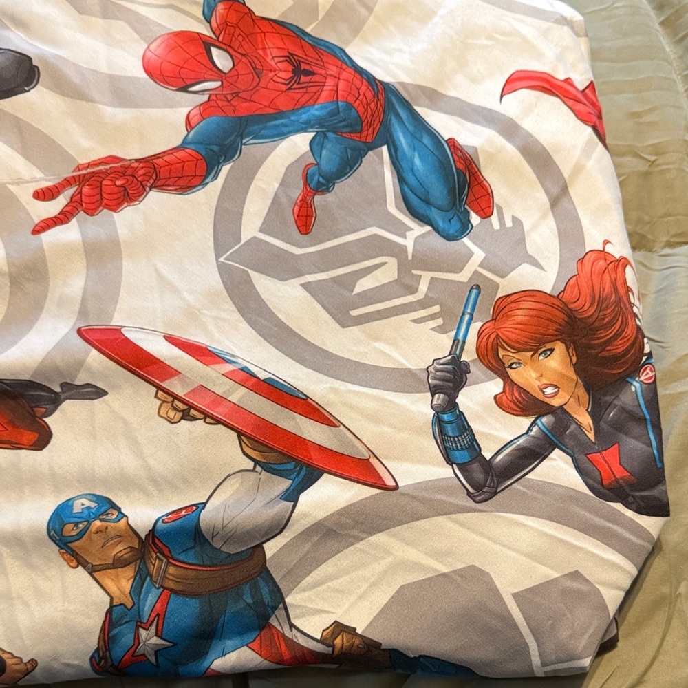 Marvel Twin Bed Set - Red, Blue, Black